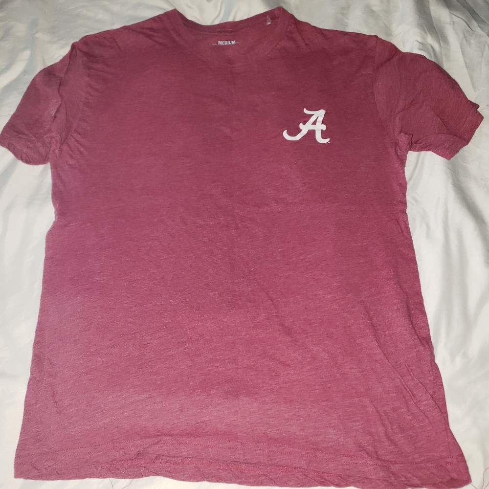 University of Alabama T shirt Size Medium with cute back logo